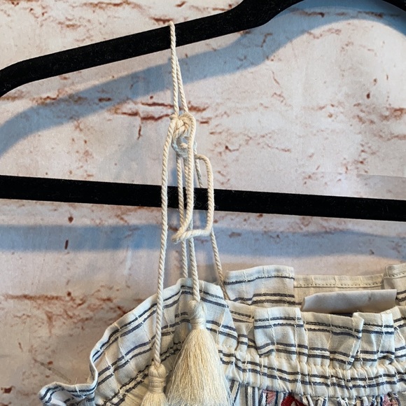 Universal Threads Boho tank top XS embroidered - Picture 3 of 8